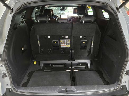 Used 2025 Toyota Sienna XSE w/ XSE Premium Package AWD/4WD image 13