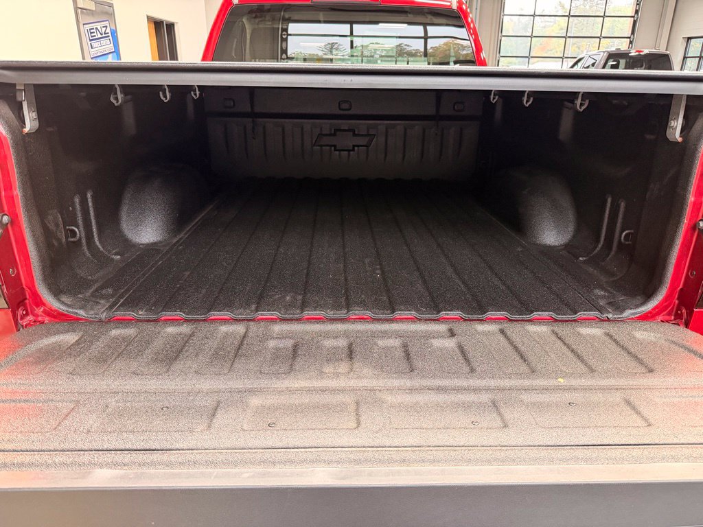 Used 2018 Chevrolet Silverado 1500 LT w/ LT Convenience Package AWD/4WD image 10