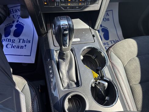 Used 2018 Ford Explorer XLT w/ Equipment Group 202A image 19