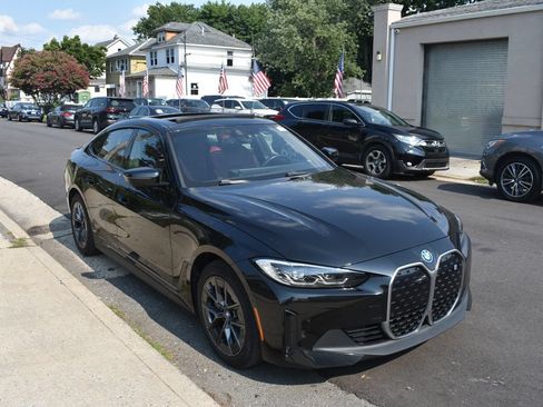Used 2023 BMW i4 eDrive35 RWD image 4