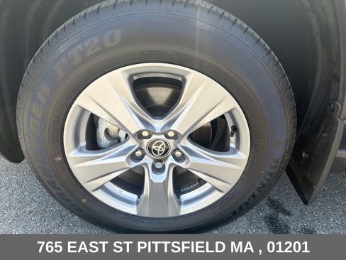 Used 2025 Toyota RAV4 XLE w/ Convenience Package AWD/4WD image 30