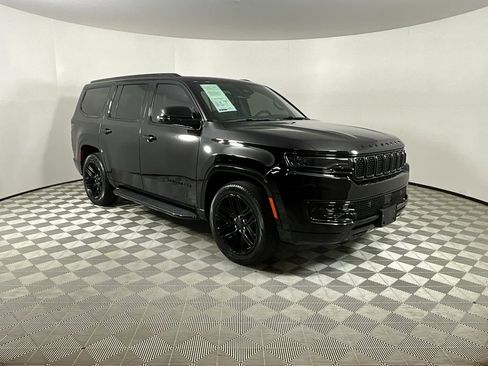 Used 2025 Jeep Wagoneer Series II w/ Premium Group I image 6