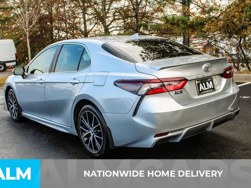 Used 2023 Toyota Camry SE image 5