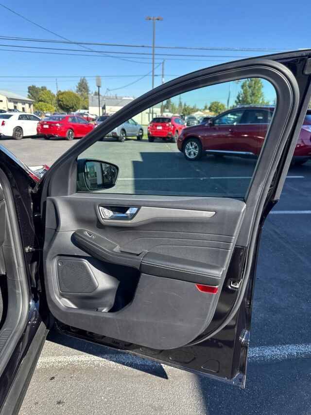Used 2022 Ford Escape SEL AWD/4WD image 16