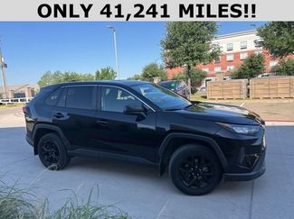 Used 2022 Toyota RAV4 LE FWD video 2