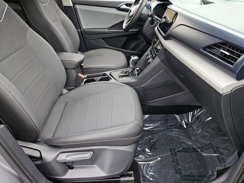 Used 2024 Volkswagen Taos SE image 19