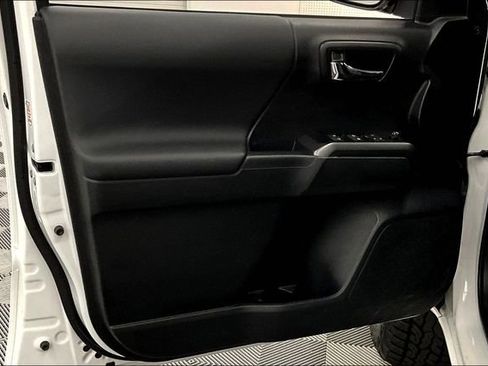 Used 2023 Toyota Tacoma TRD Off-Road w/ Technology Package image 20