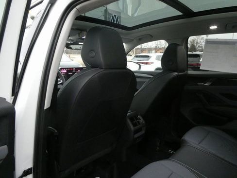 New 2026 Volkswagen Tiguan SE AWD/4WD image 27