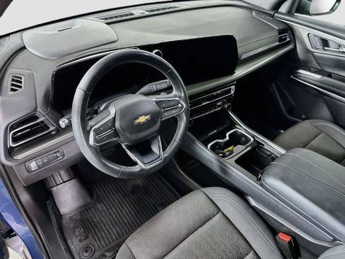Used 2024 Chevrolet Traverse LT w/ LPO, Floor Liner Package FWD image 2