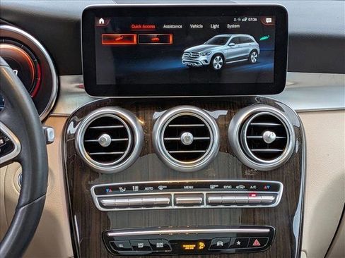 Used 2022 Mercedes-Benz GLC 300 w/ Premium Package Lite image 10