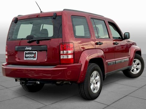 Used 2012 Jeep Liberty Sport image 12