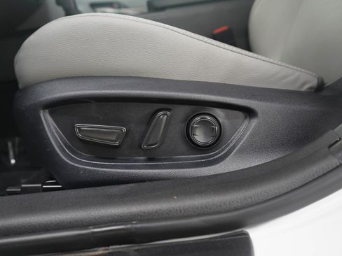 Used 2025 Toyota Camry SE w/ Multimedia Upgrade Package image 20