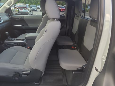 Certified 2019 Toyota Tacoma SR5 AWD/4WD image 28