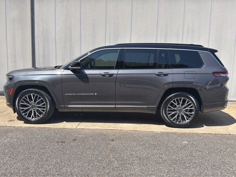 Used 2025 Jeep Grand Cherokee L Summit AWD/4WD image 6