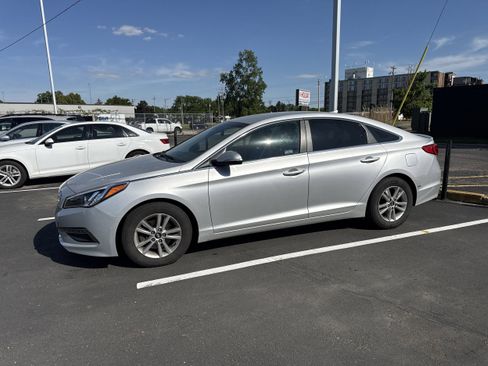 Used 2015 Hyundai Sonata ECO FWD image 1