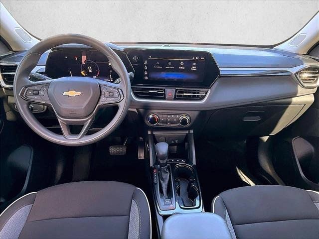 Used 2026 Chevrolet TrailBlazer LS FWD image 16