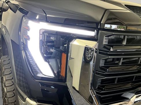Used 2025 GMC Sierra 2500 Pro w/ 1SA Pro Safety Plus Package AWD/4WD image 25