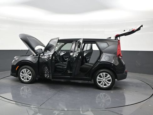 Used 2021 Kia Soul LX FWD image 30
