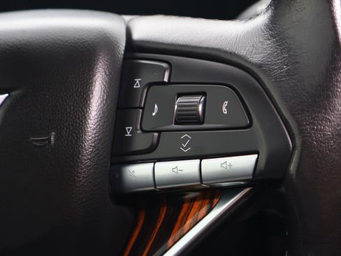 Used 2021 Cadillac Escalade Premium Luxury w/ LPO, Illumination Package image 26