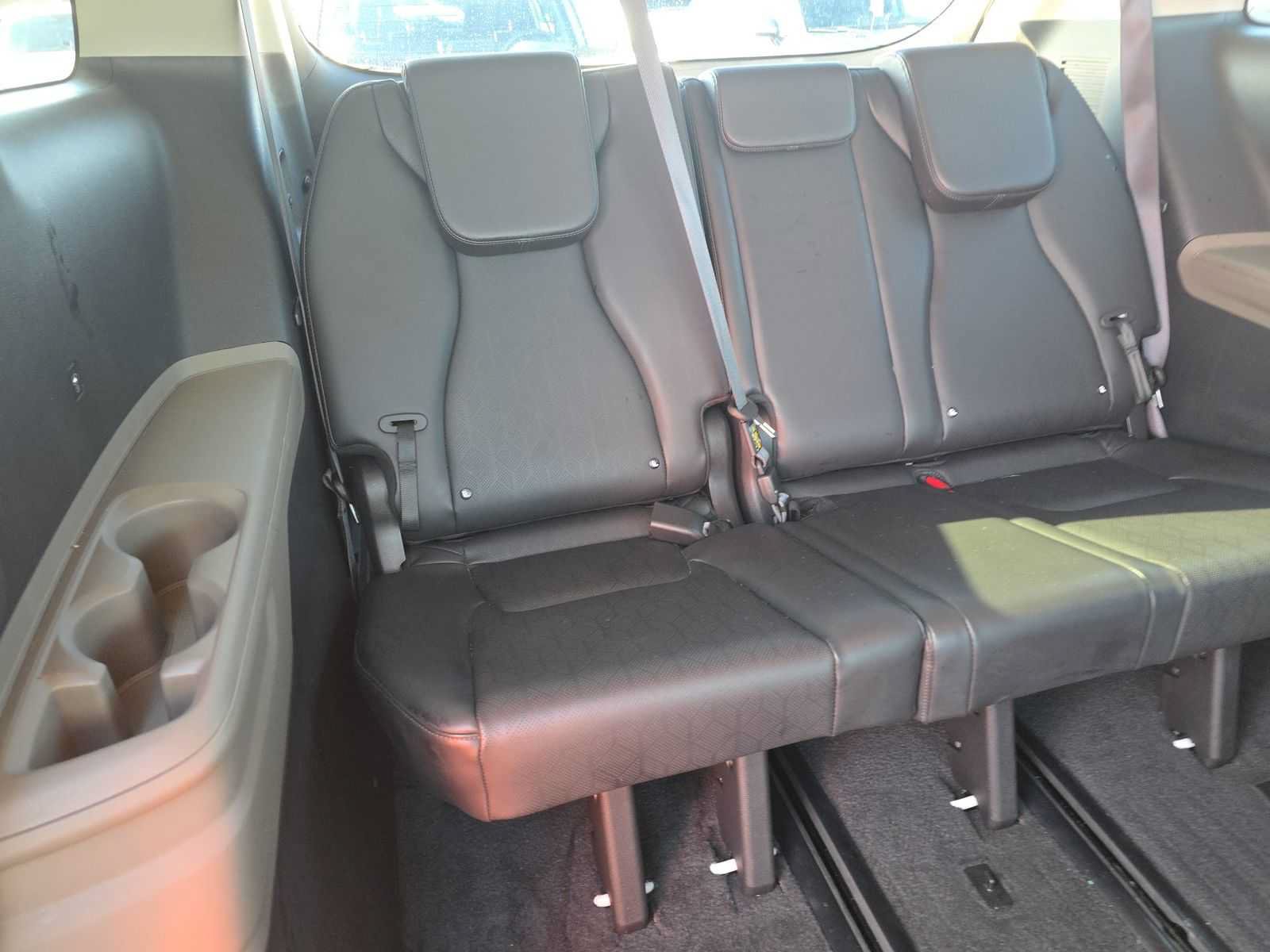 Used 2026 Kia Carnival FWD image 19