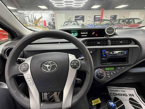 Used 2013 Toyota Prius C Three image 9