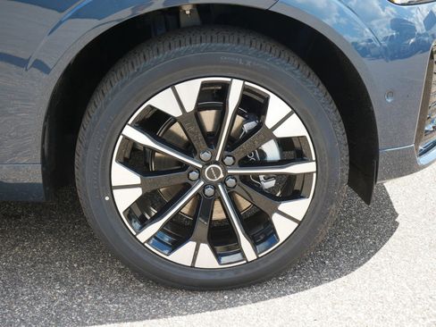 New 2026 Volvo XC60 B5 Plus w/ Protection Package Premier image 4