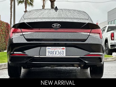 Used 2022 Hyundai Elantra SEL w/ Convenience + Premium Package image 5