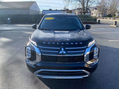New 2025 Mitsubishi Outlander SE image 3