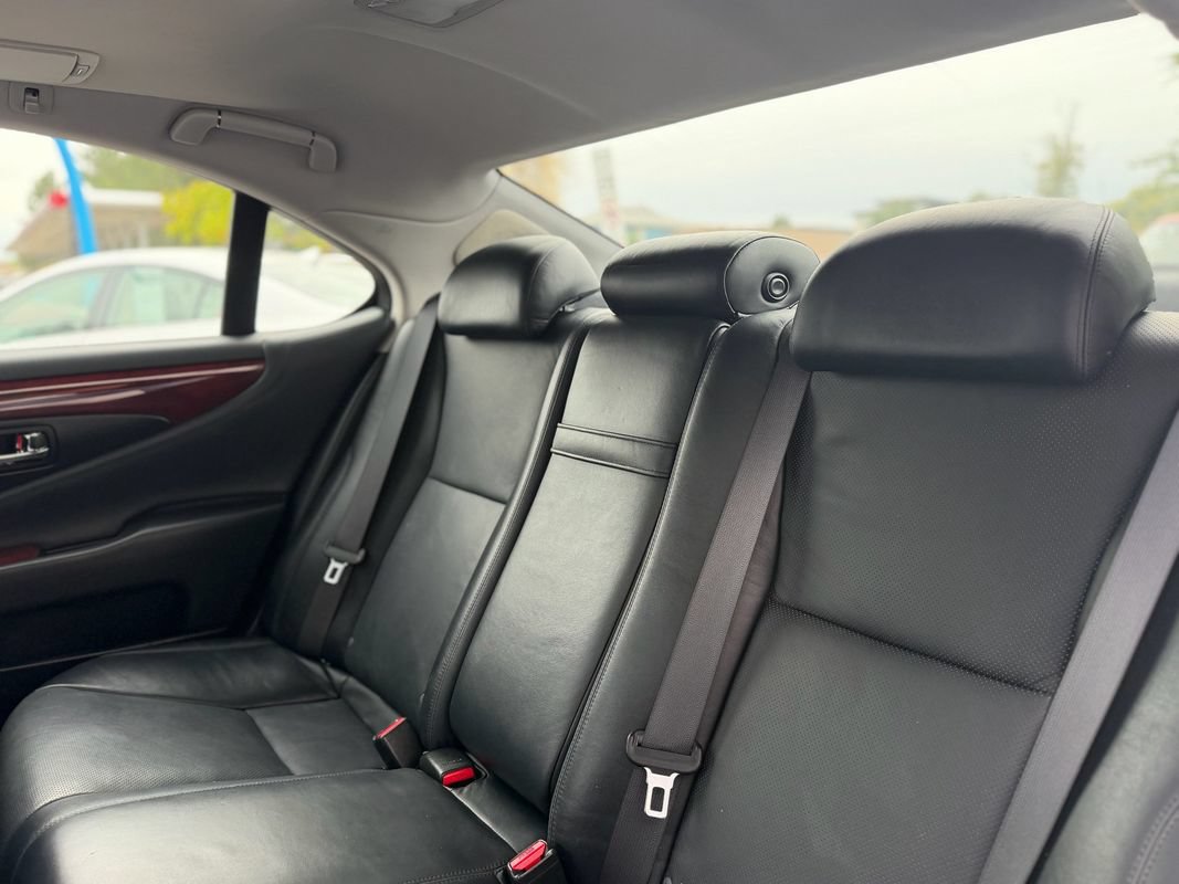 Used 2007 Lexus LS 460 RWD image 12