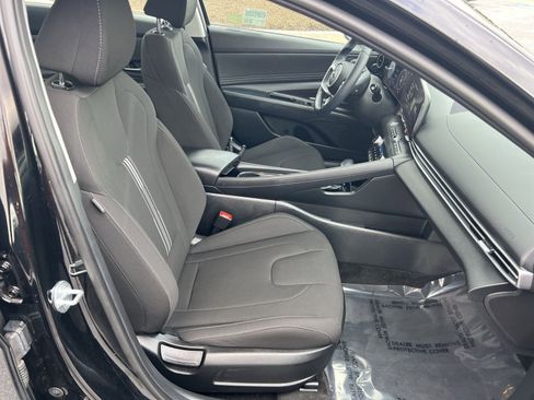 Used 2023 Hyundai Elantra SEL w/ Convenience Package image 25