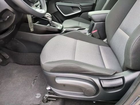 Used 2025 Kia Soul LX w/ LX Technology Package FWD image 15