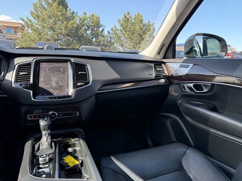 Used 2016 Volvo XC90 T6 Momentum w/ Momentum Plus Package AWD/4WD image 29