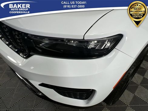 Used 2024 Jeep Grand Cherokee Limited w/ Black Appearance Package image 36