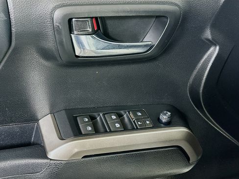 Used 2022 Toyota Tacoma Limited RWD image 14