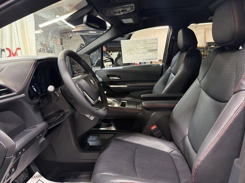 Used 2026 Toyota Sienna XSE image 23