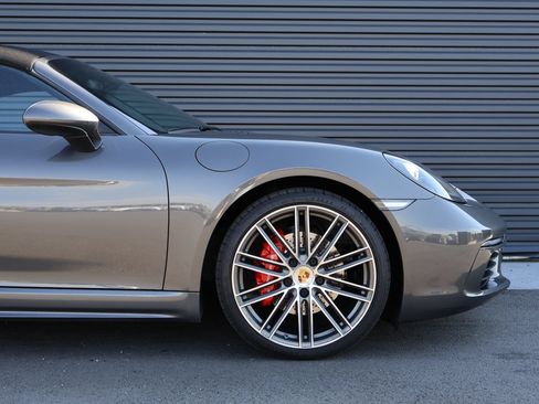 Used 2019 Porsche 718 Boxster S RWD image 12