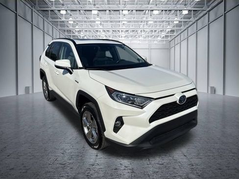 Used 2021 Toyota RAV4 XLE Premium AWD/4WD image 7