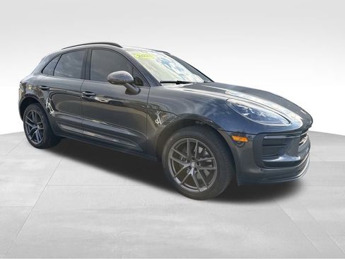 Used 2025 Porsche Macan image 7