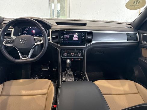 Used 2022 Volkswagen Atlas Cross Sport SEL R-Line image 12