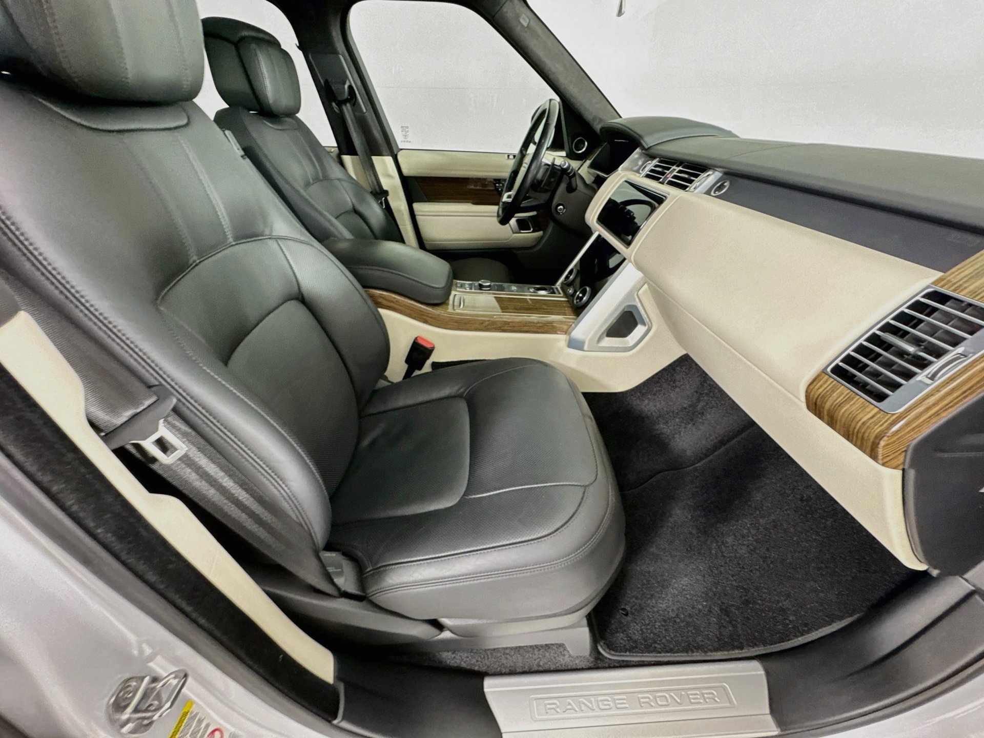 Used 2019 Land Rover Range Rover Supercharged AWD/4WD image 31