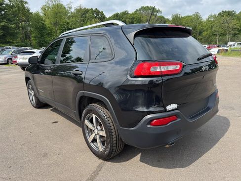 Used 2014 Jeep Cherokee Sport FWD image 3