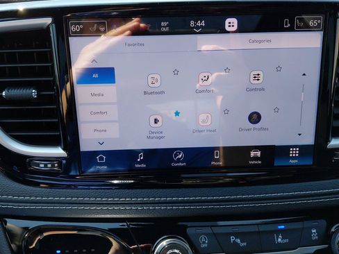 New 2026 Chrysler Pacifica Select AWD/4WD image 39