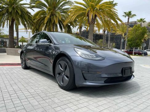 Used 2019 Tesla Model 3 Standard Range Plus RWD image 3