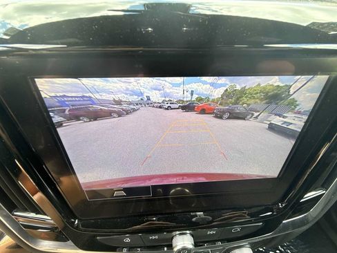Certified 2023 Chevrolet Traverse LT FWD image 14