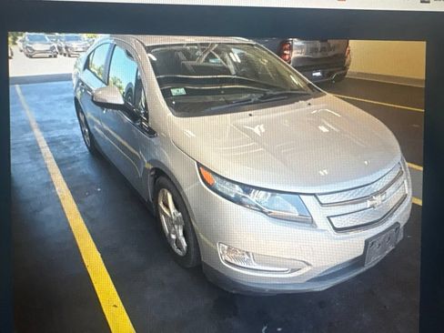 Used 2014 Chevrolet Volt w/ Enhanced Safety Package 1 FWD image 4