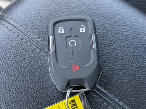 Used 2024 GMC Terrain SLE image 30