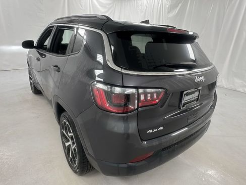 Used 2024 Jeep Compass Limited image 5