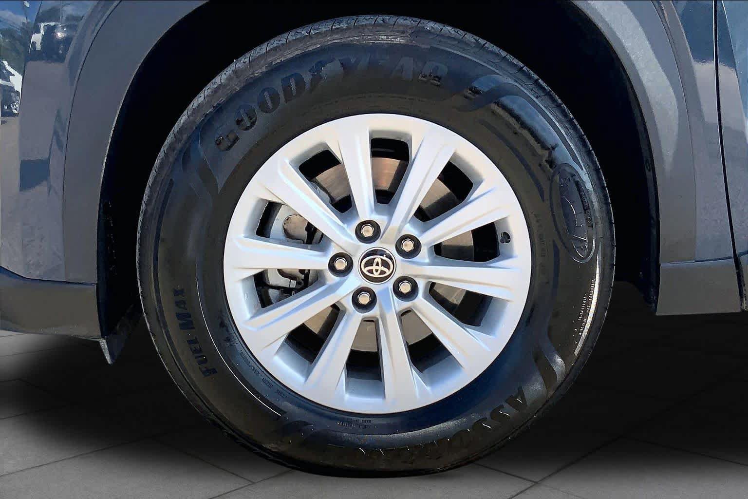 Used 2026 Toyota Grand Highlander FWD image 11
