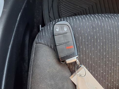 Used 2018 Dodge Journey SE w/ Blacktop Package image 12