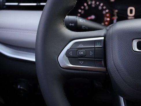 Used 2025 Jeep Compass Limited AWD/4WD image 11